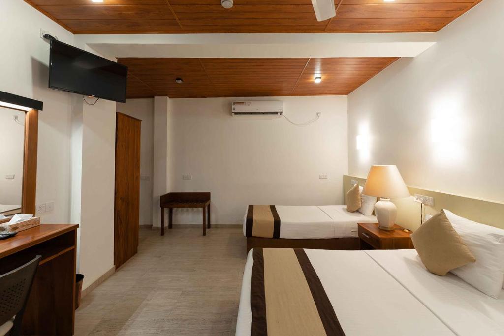 Beach Corridor Hotel & Spa With Free Airport Shuttle Negombo Exterior foto